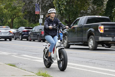 E-Bike Helmet Laws Ontario 2025 | Rules, Fines & Safety Guide