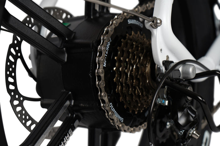Comparing Electric Bike Drivetrains: Hub vs Mid-Drive