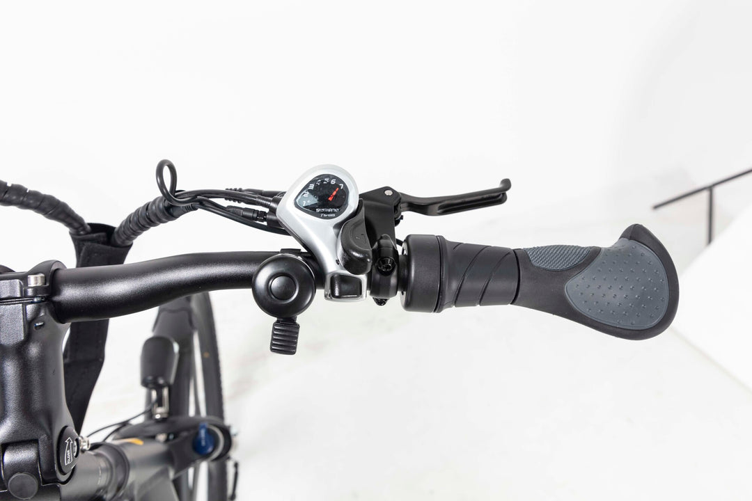 speed and brake control unit on handlebars